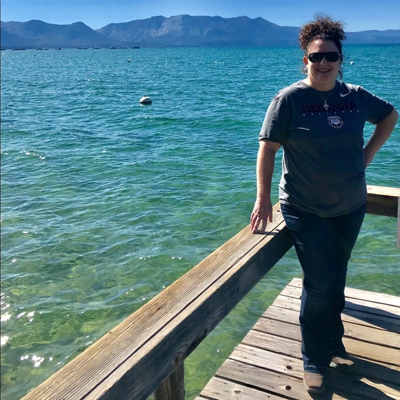 Meet your Posher, Lisa - Picture 2 of 2